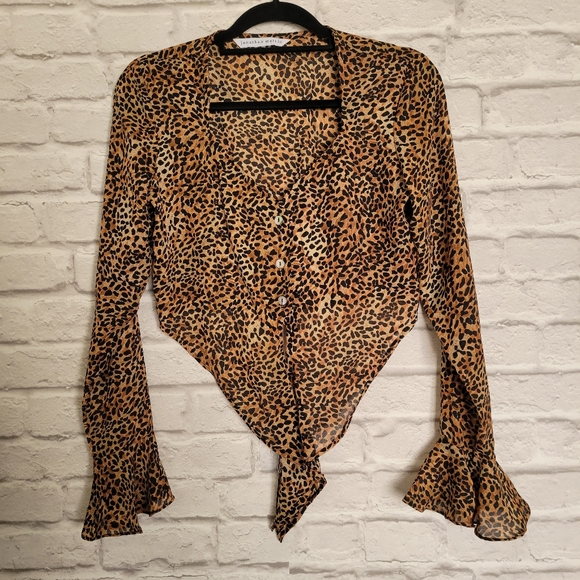 Jonathan Martin leopard print crop top with bell sleeves Size medium/ large - Picture 9 of 9